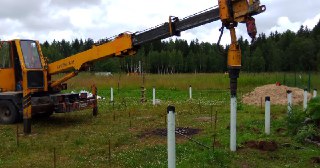 Закручивание винтовых свай в Новошахтинск. Аренда машины для закручивания свай цена от 2954 руб